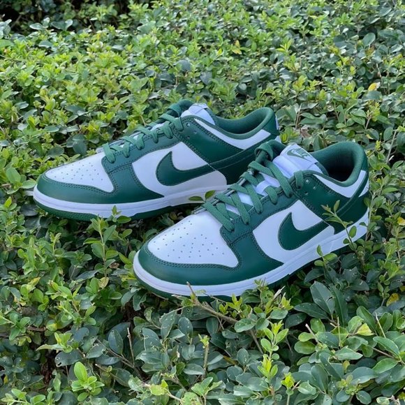 Nike shoes low varsity green